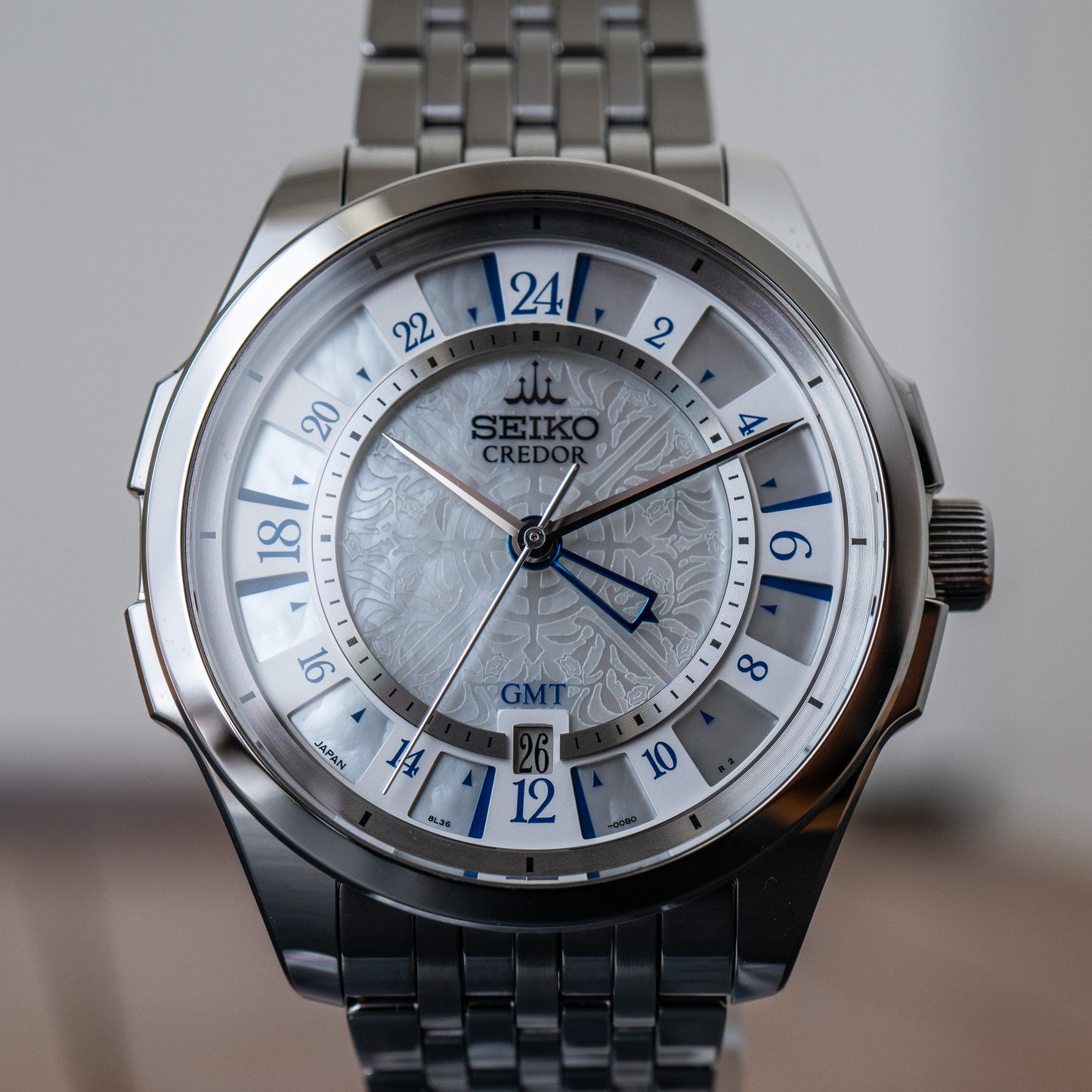 Credor "Mother of Pearl" GCBZ999 GMT
