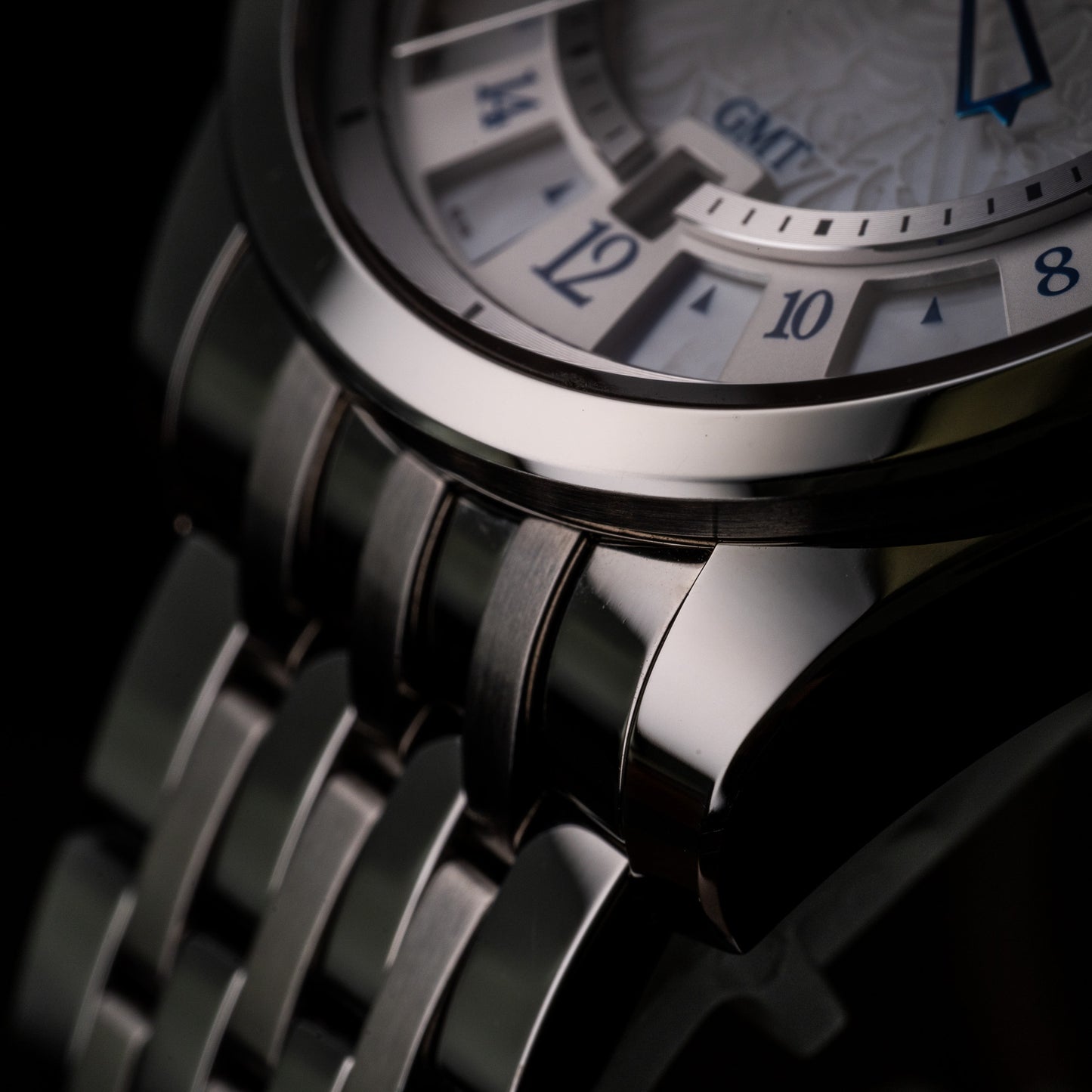 Credor "Mother of Pearl" GCBZ999 GMT