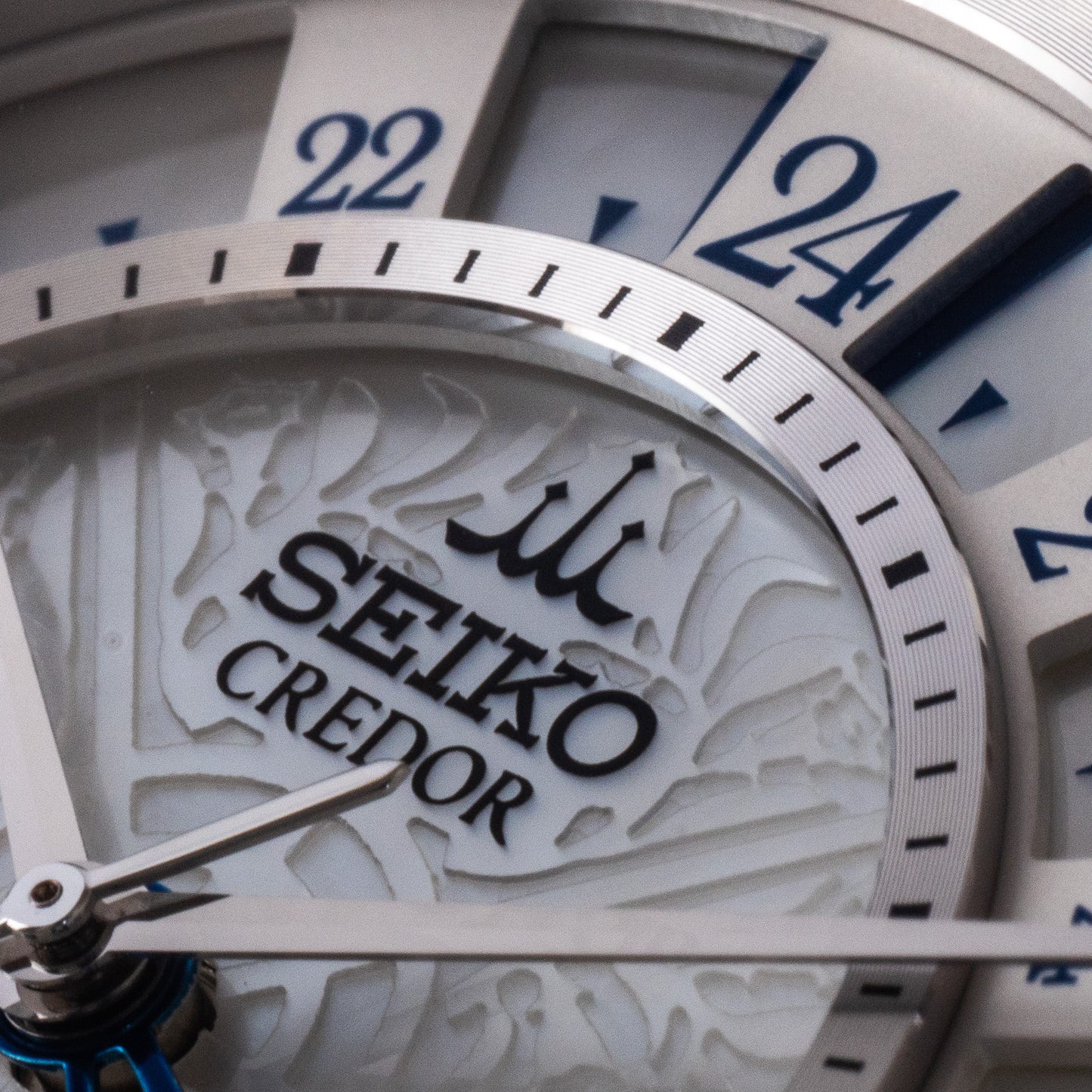 Credor "Mother of Pearl" GCBZ999 GMT