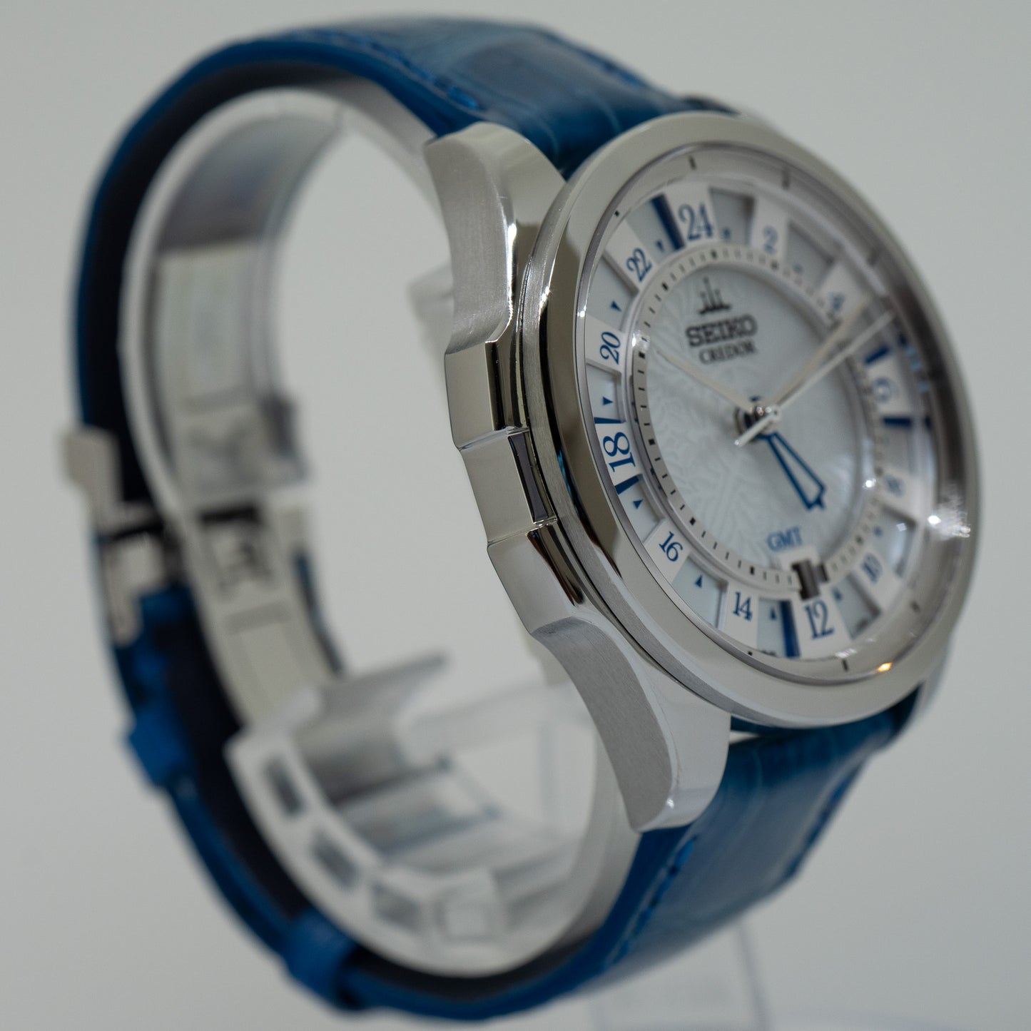 Credor "Mother of Pearl" GCBZ999 GMT