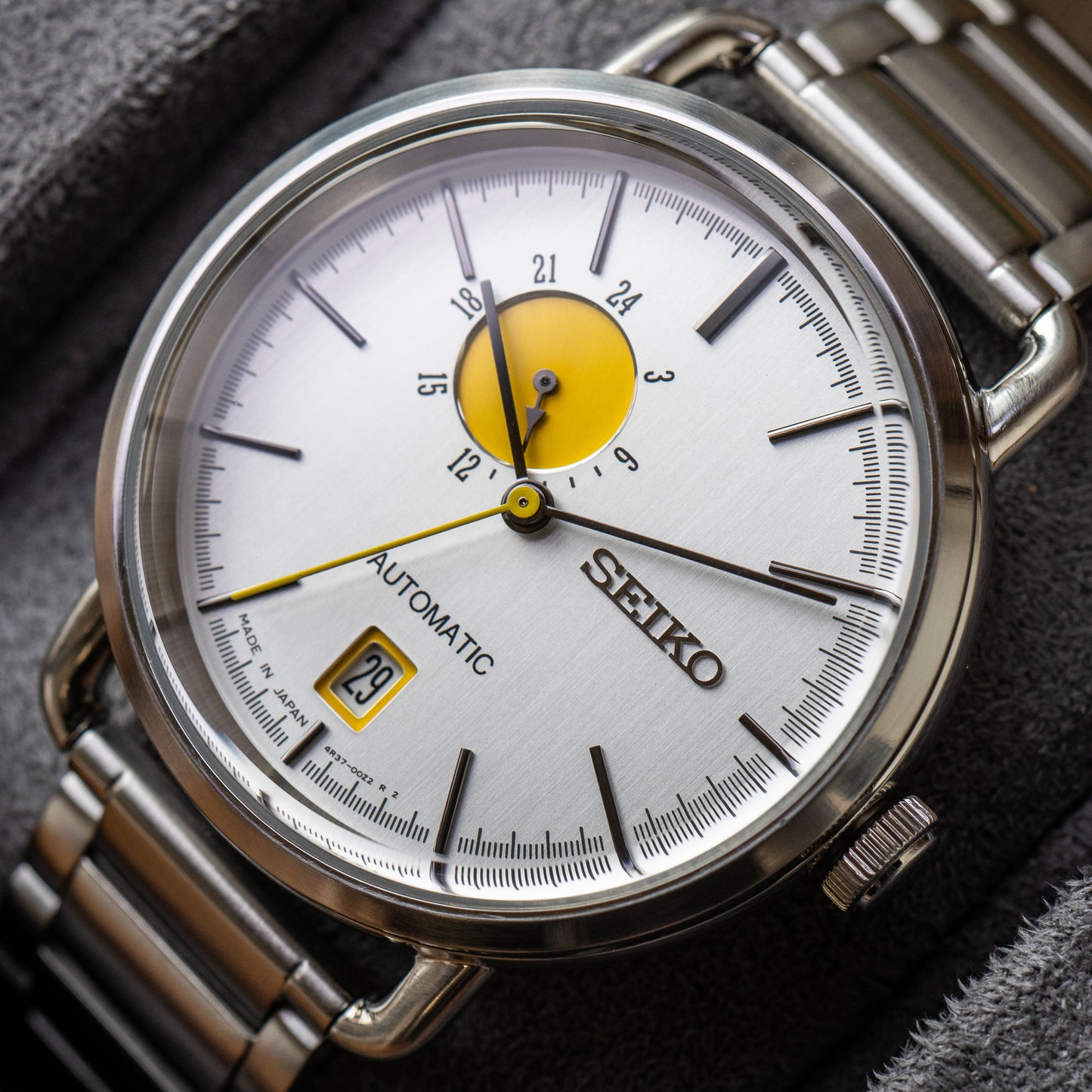 Seiko "Sunny-Side Up" SCVE001 Yellow Dot
