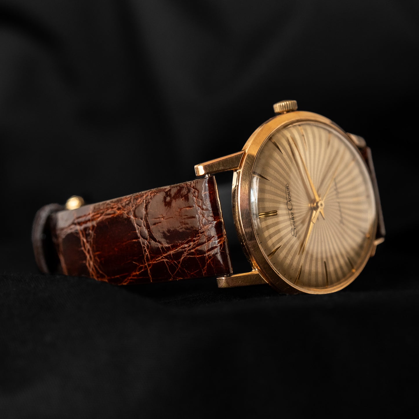 Seiko Crown “Hypnotic” J14043