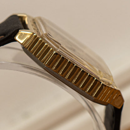 21-3210 Gold Emperor Right Case Close Up
