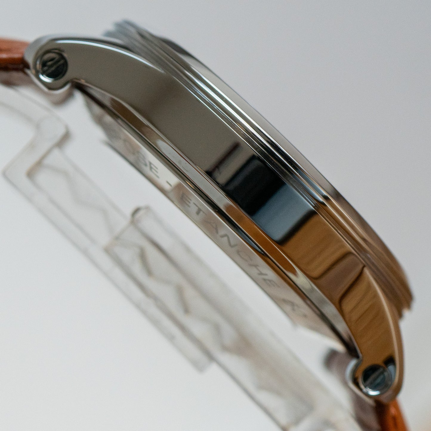 Carlo Ferrara “Dancing Hands Regolatore” CF1997 White