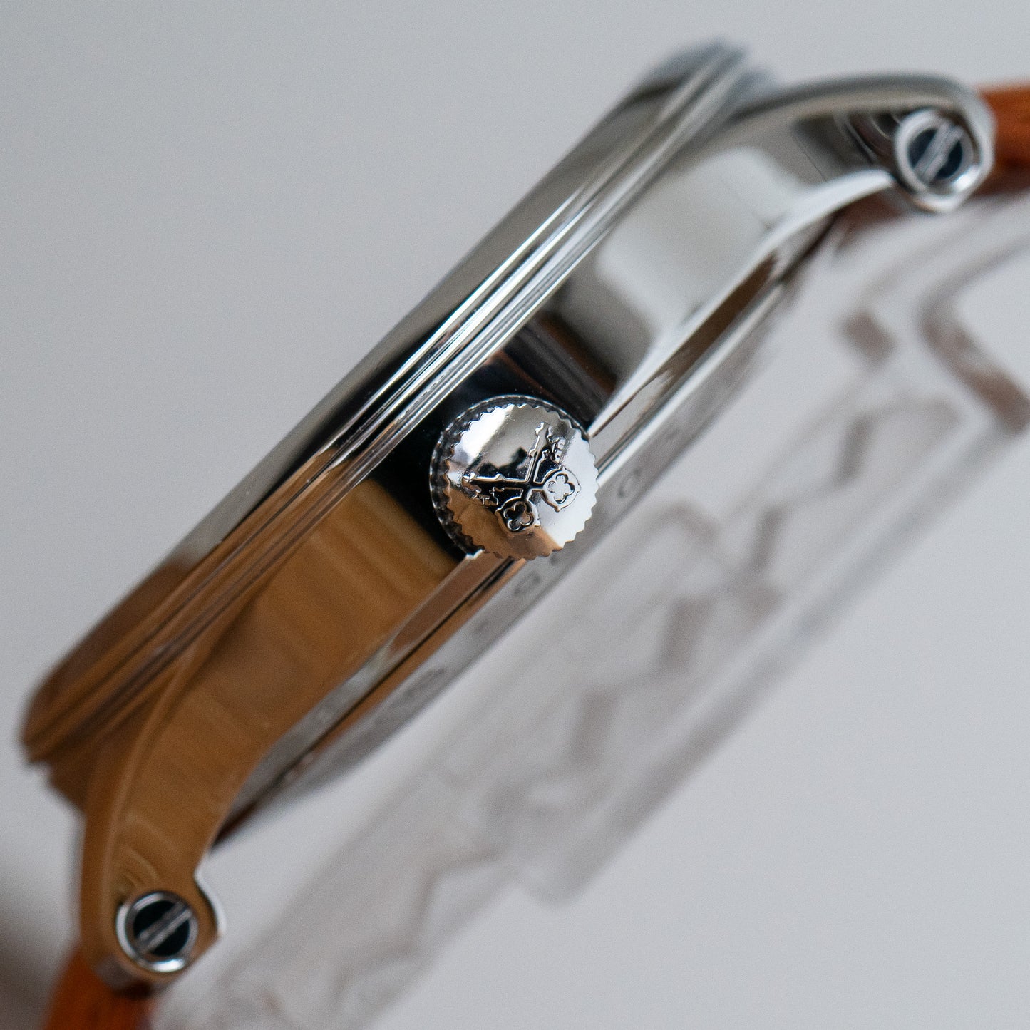 Carlo Ferrara “Dancing Hands Regolatore” CF1997 White