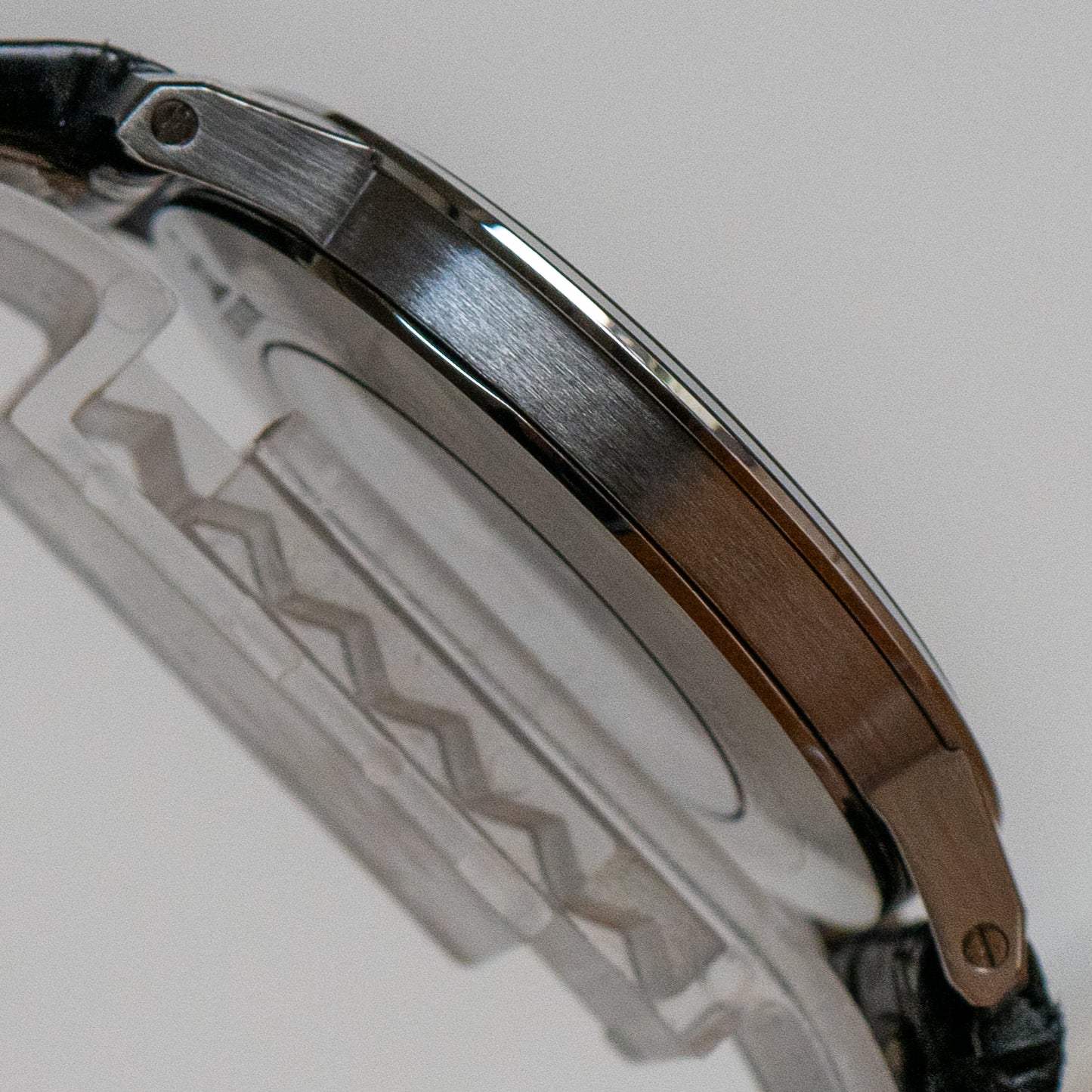 Credor “Clean White” GCBE999