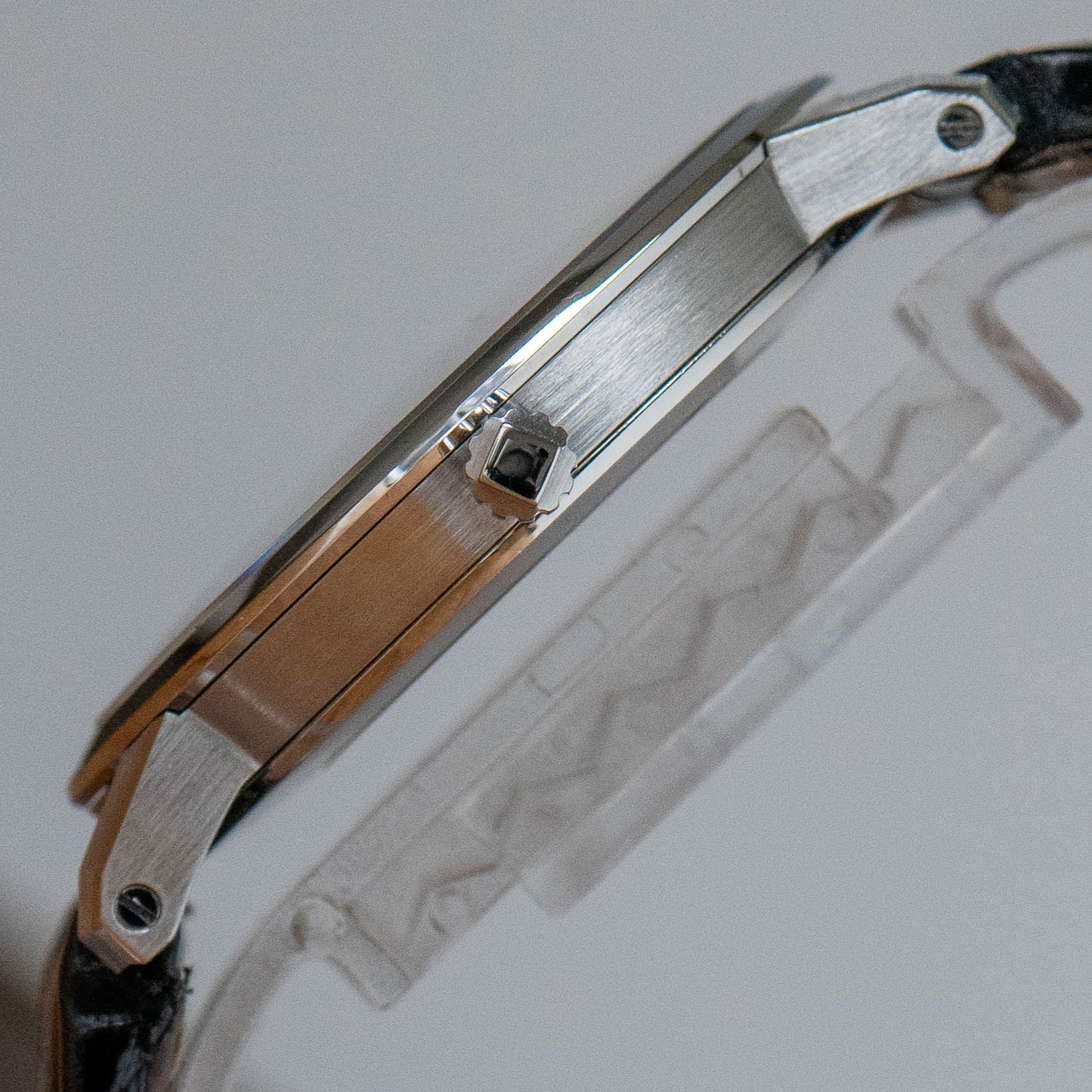 Credor “Clean White” GCBE999