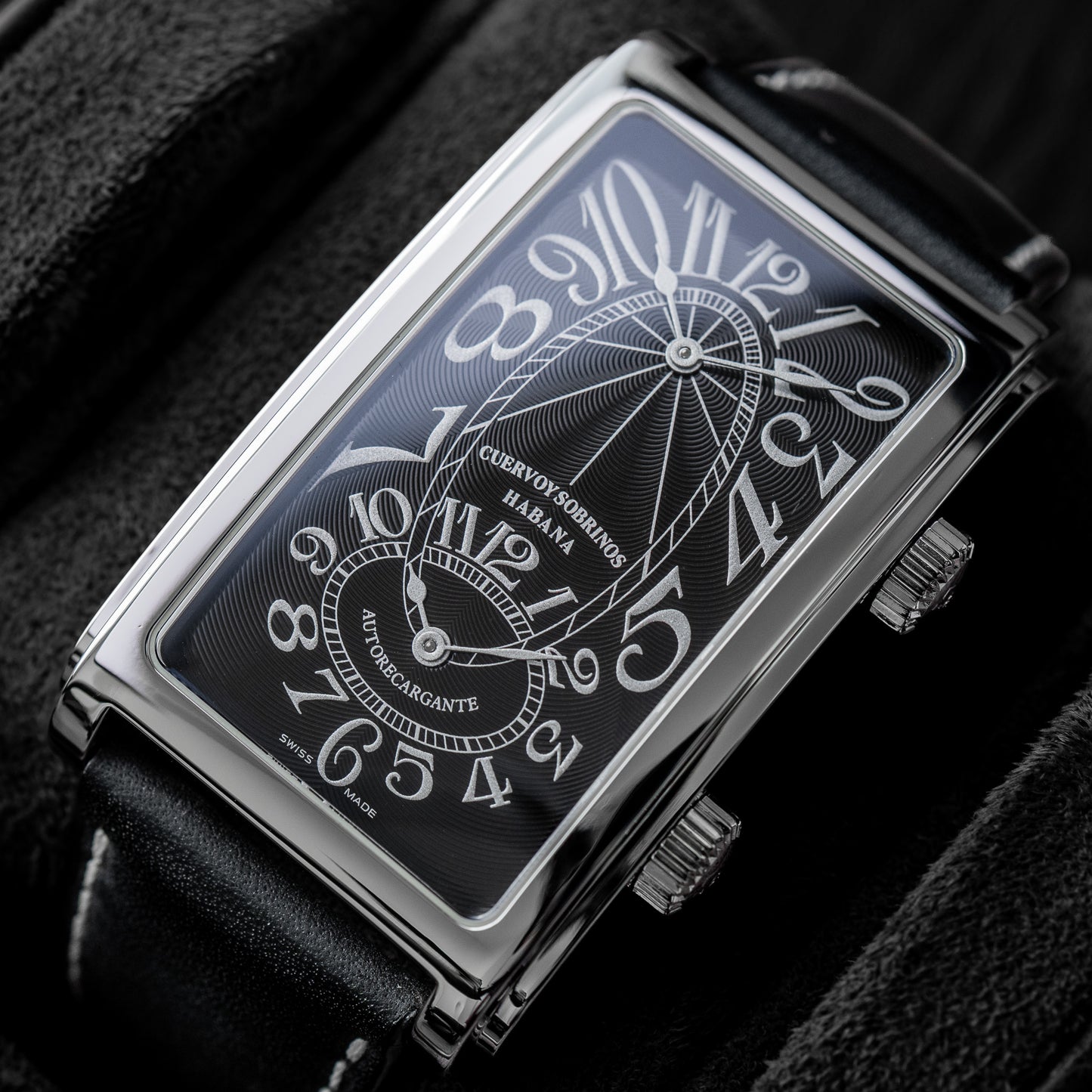 Cuervo y Sobrinos "Black Guilloché " Prominente Doble Tiempo