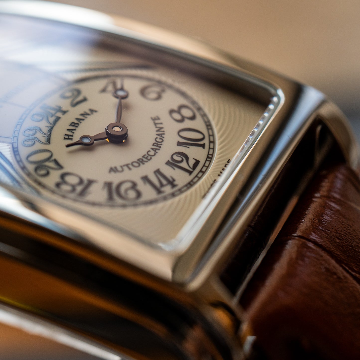 Cuervo y Sobrinos "Ivory Guilloché " Prominente Doble Tiempo