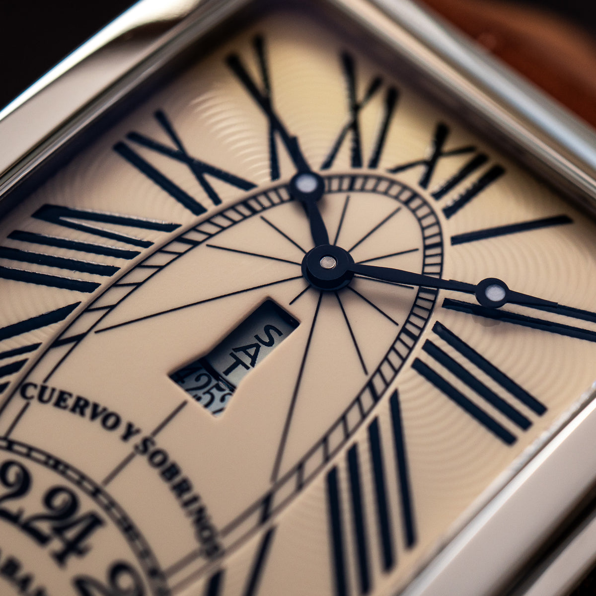 Cuervo y Sobrinos "Ivory Guilloché " Prominente Doble Tiempo