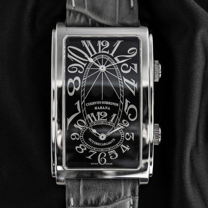 Cuervo y Sobrinos "Black Guilloché " Prominente Doble Tiempo