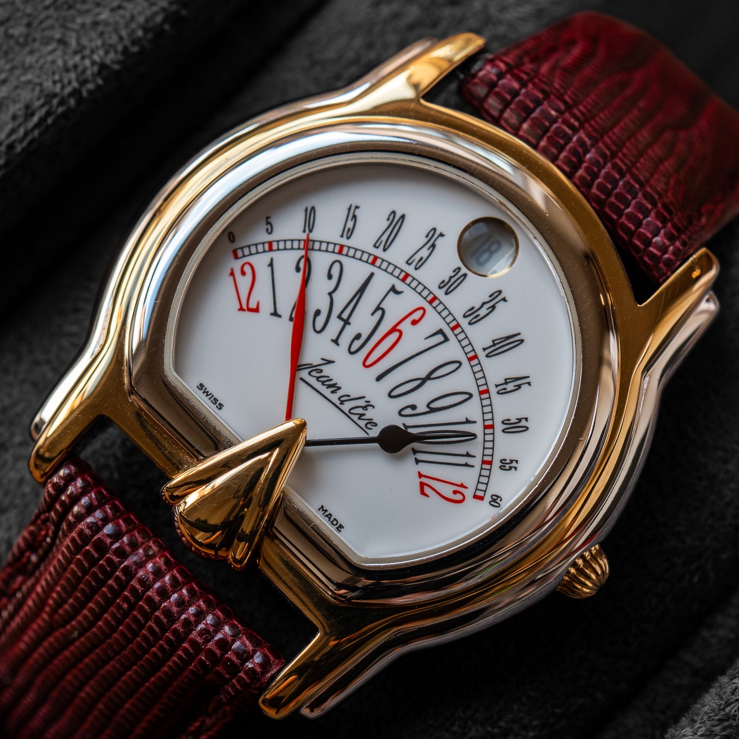 Jean d’Eve Gold “Sectora” Automatic
