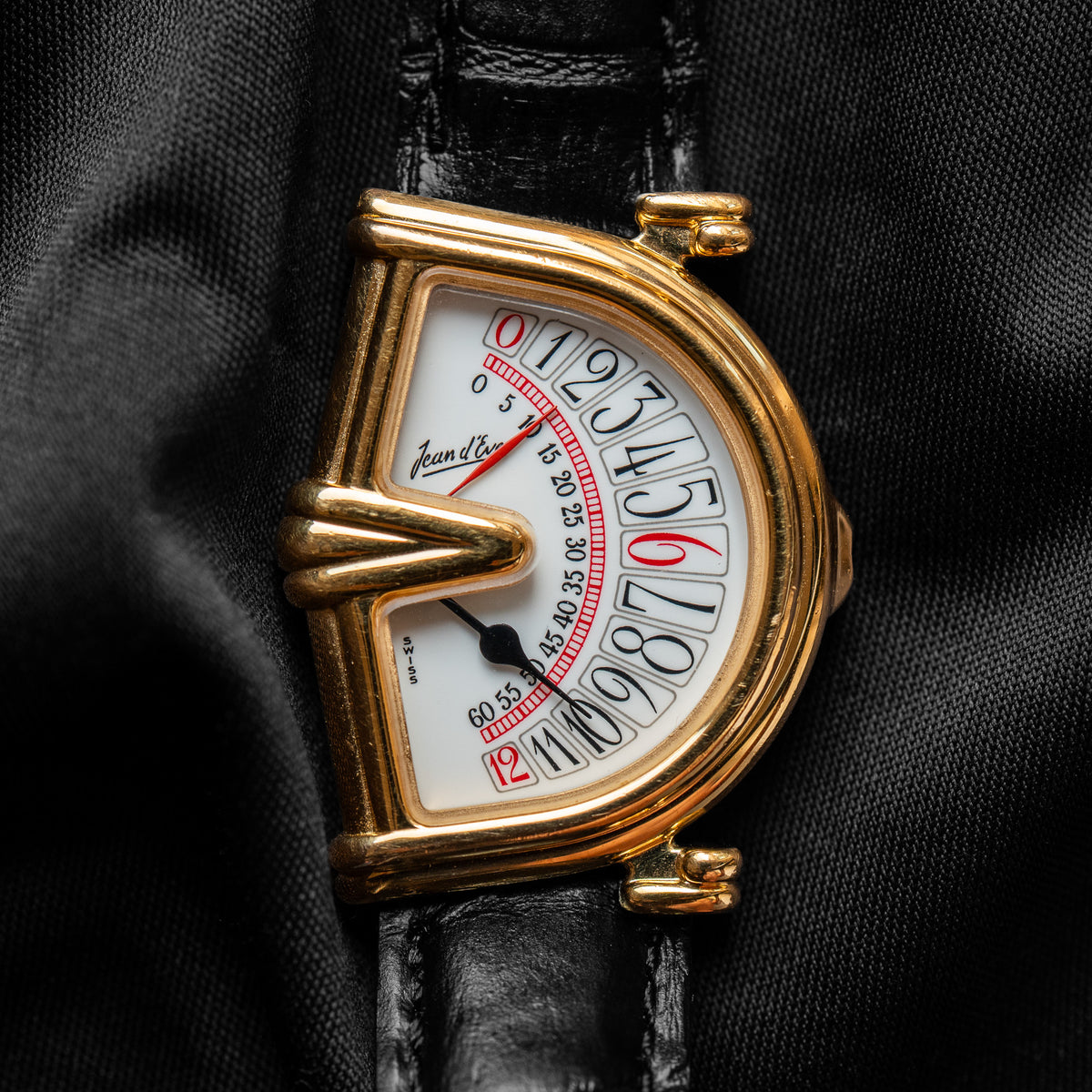 Jean D’eve “Retrograde” Quartz Sectora