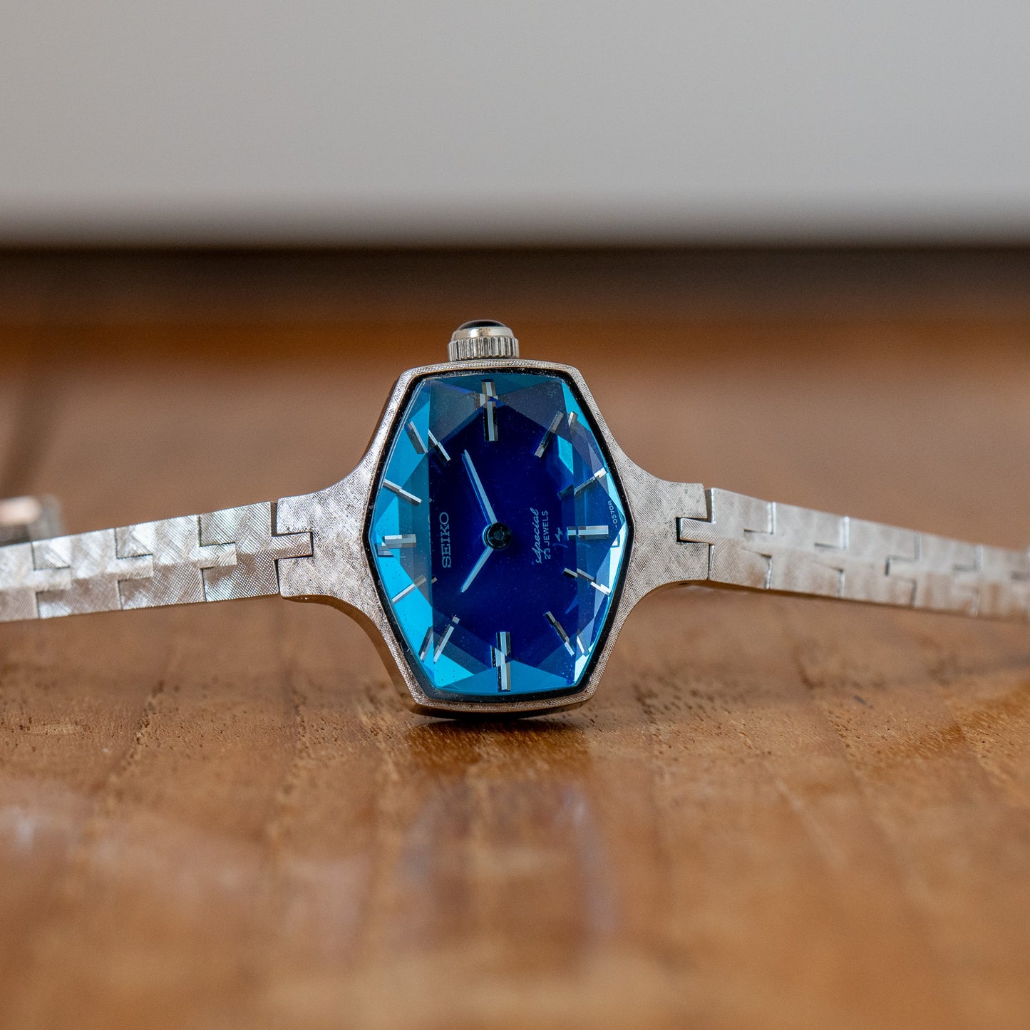 Seiko “Sapphire Faceted” 1140-718A Ladies Watch