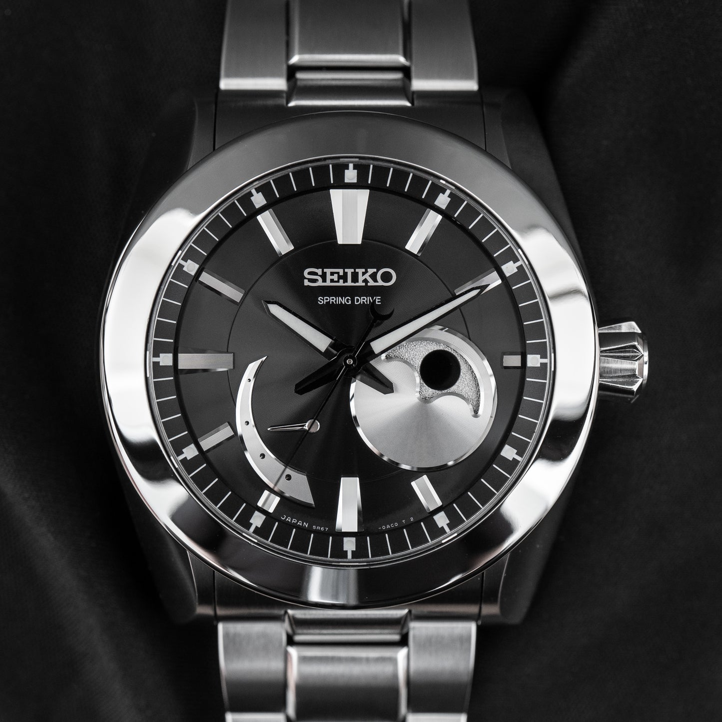 Seiko Spring Drive Moonphase SAEA011 /  5R67-0AC0