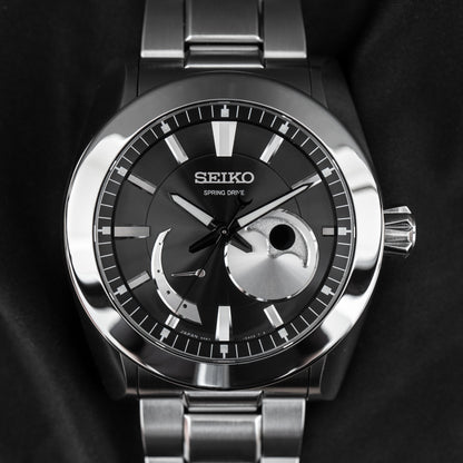 Seiko Spring Drive Moonphase SAEA011 /  5R67-0AC0