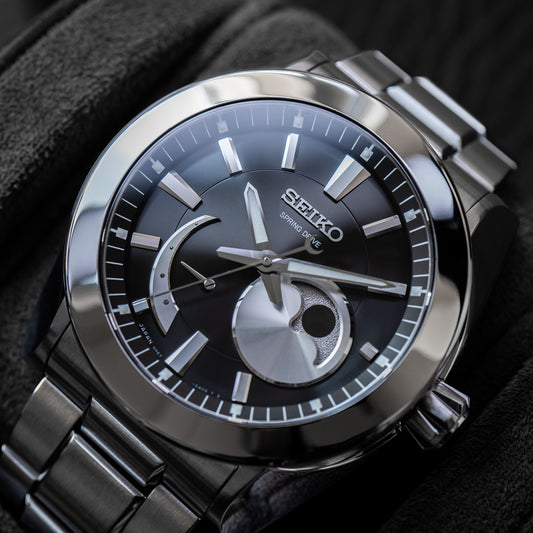 Seiko Spring Drive Moonphase SAEA011 /  5R67-0AC0