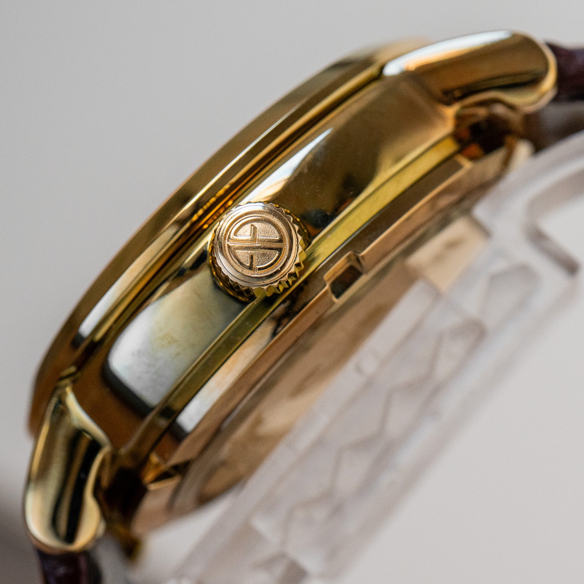 GUDANG GARAM 50周年記念 時計 seiko 6r20 Seiko “Gudang Garam” 6R20 – Provenance Watches