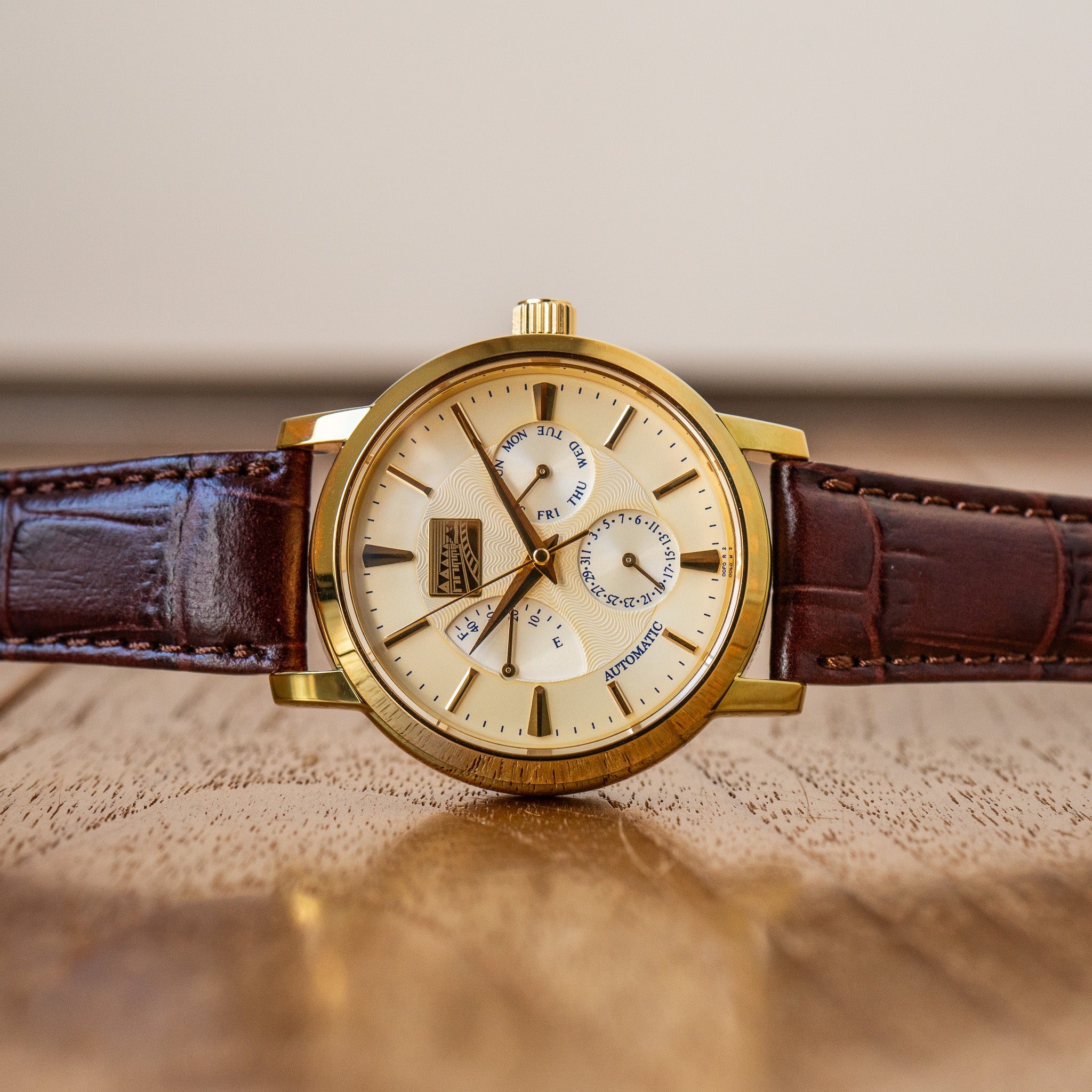 GUDANG GARAM 50周年記念 時計 seiko 6r20 Seiko “Gudang Garam” 6R20 – Provenance Watches