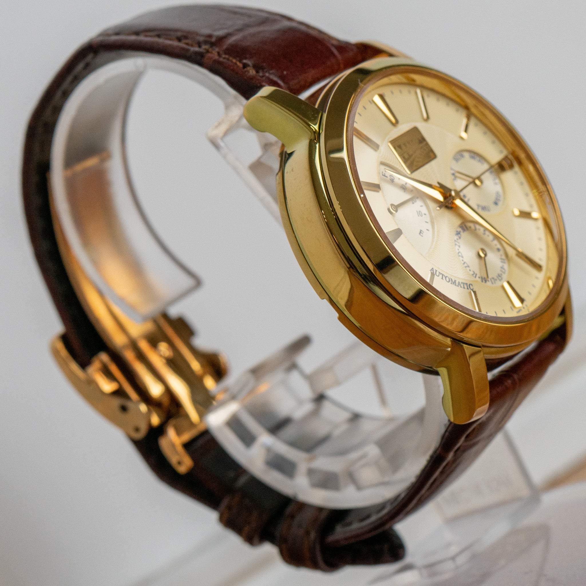 GUDANG GARAM 50周年記念 時計 seiko 6r20 Seiko “Gudang Garam” 6R20 – Provenance Watches