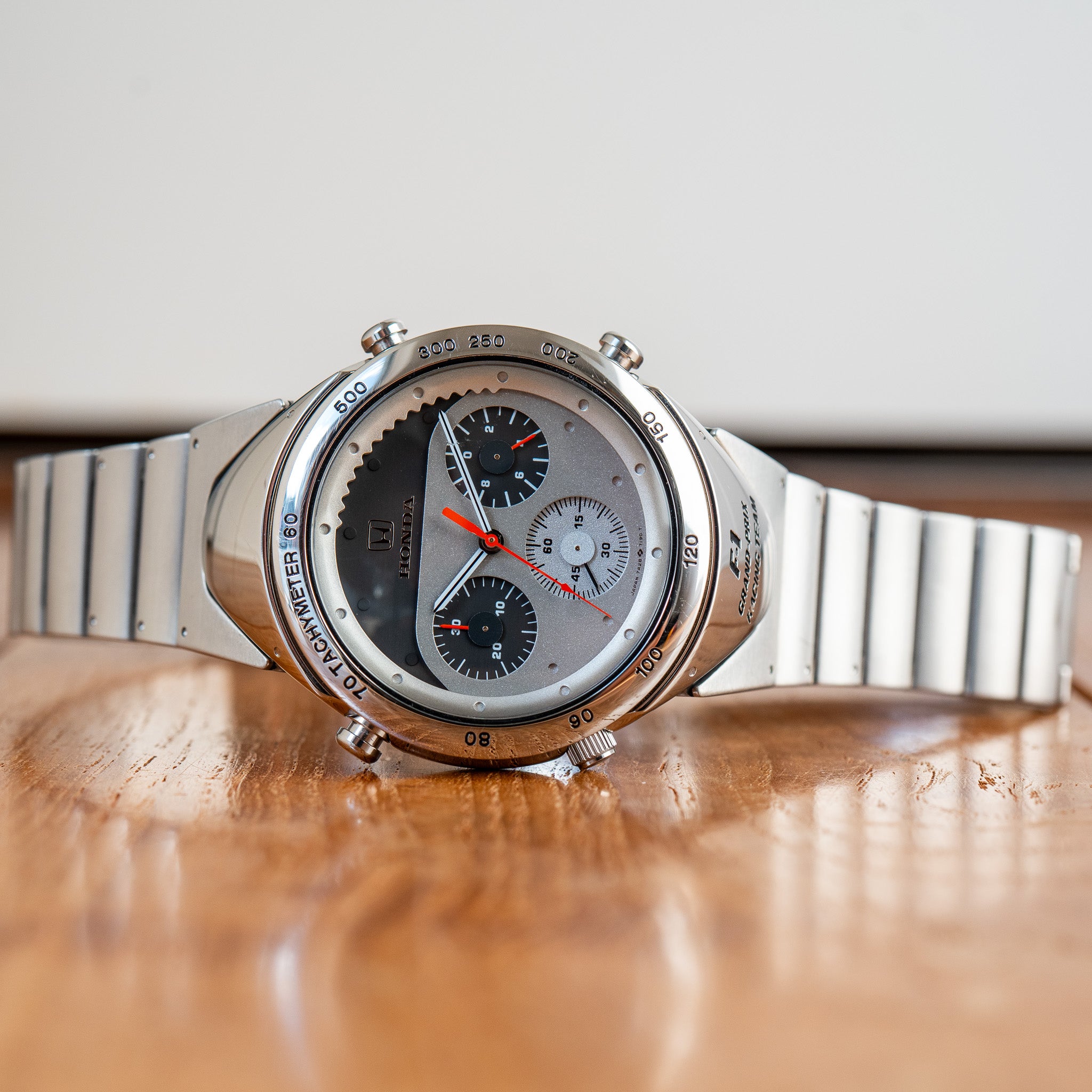 中古動作品_SEIKO×HONDA F-1 クロノグラフ 7A28_激レア! Seiko Honda “F1 Grand Prix” 7A28-7160 – Provenance Watches