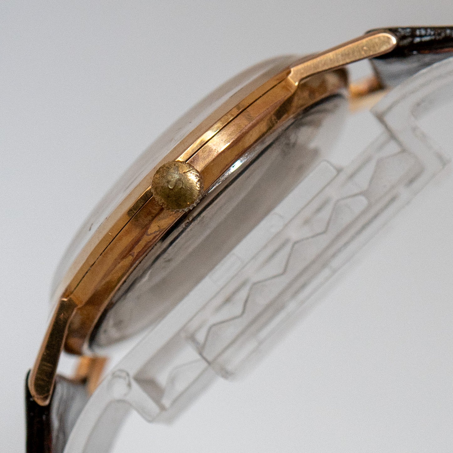 Seiko Crown “Hypnotic” J14043