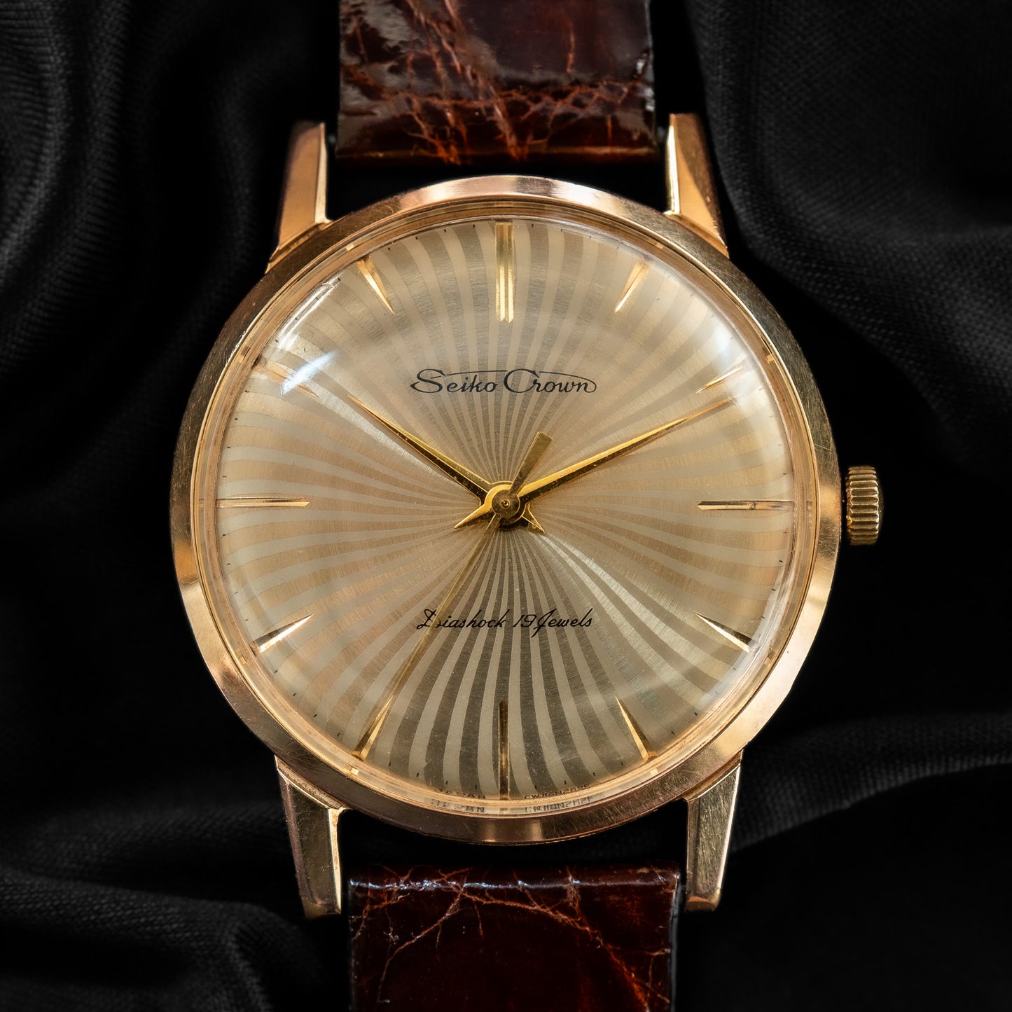 Seiko Crown “Hypnotic” J14043