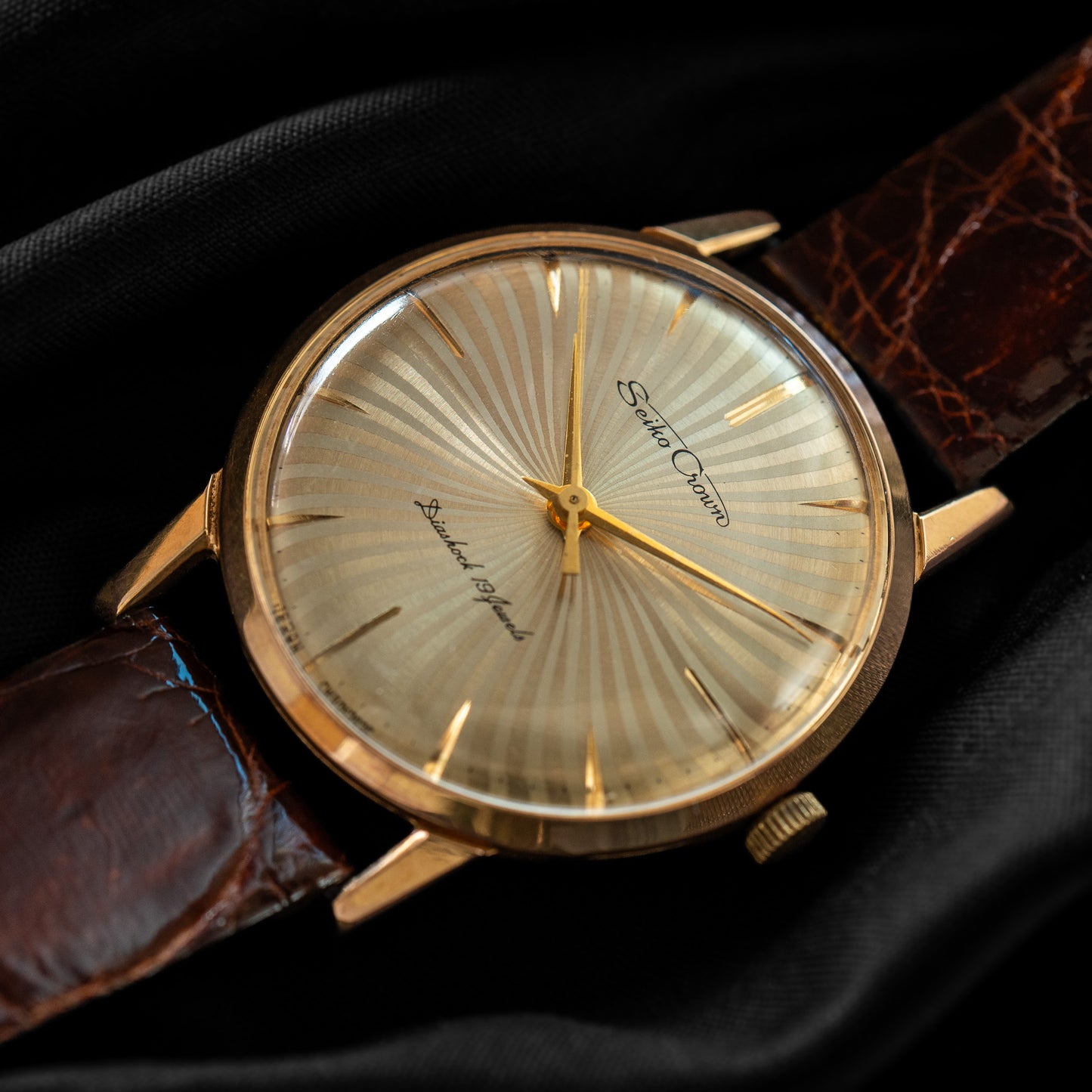 Seiko Crown “Hypnotic” J14043
