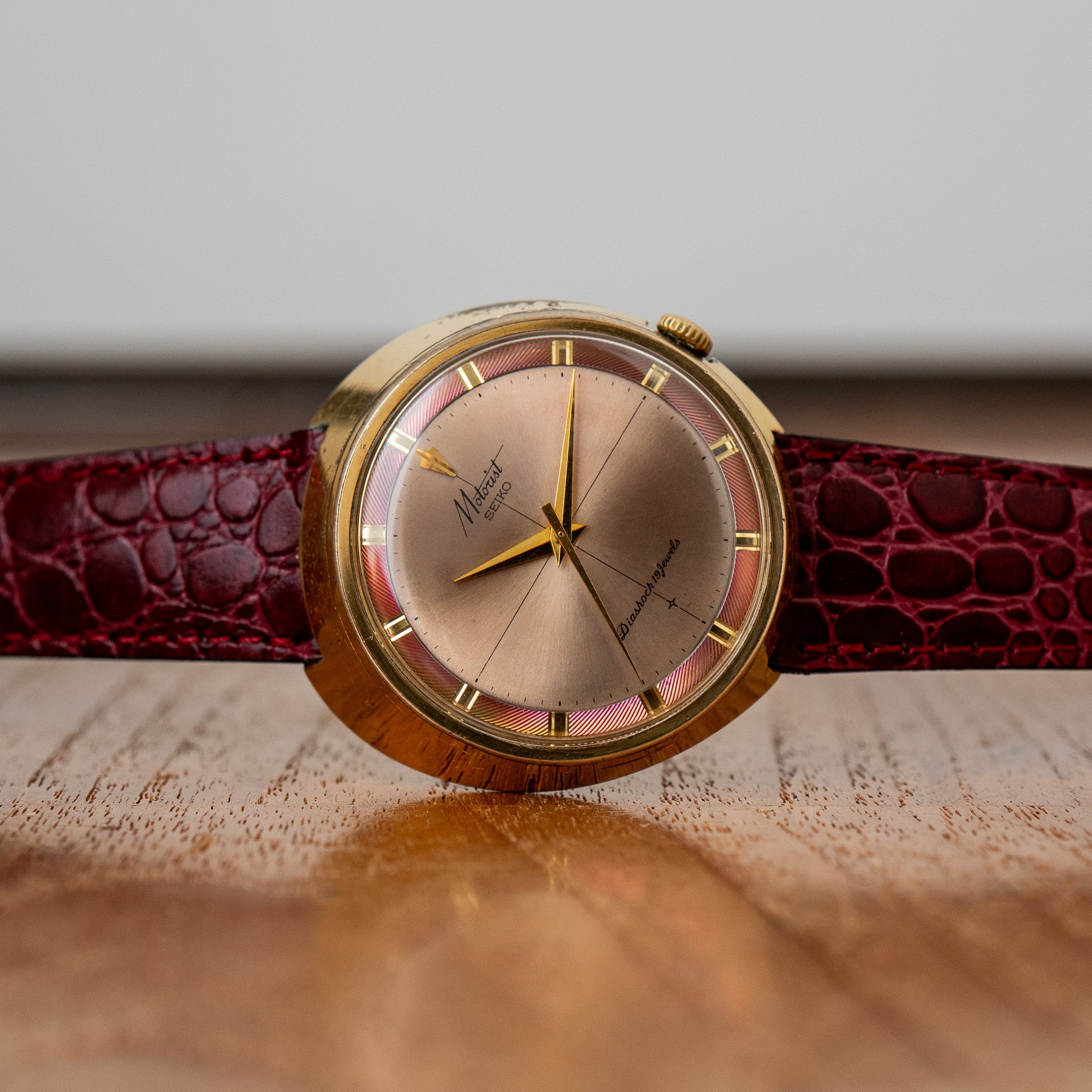 Seiko Red “Motorist” J14108E – Provenance Watches