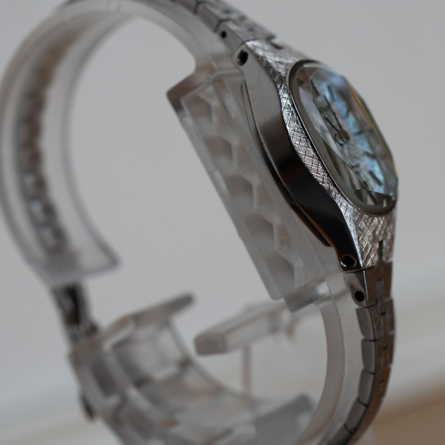 Seiko “Diamond Cut” Ladies 17-340