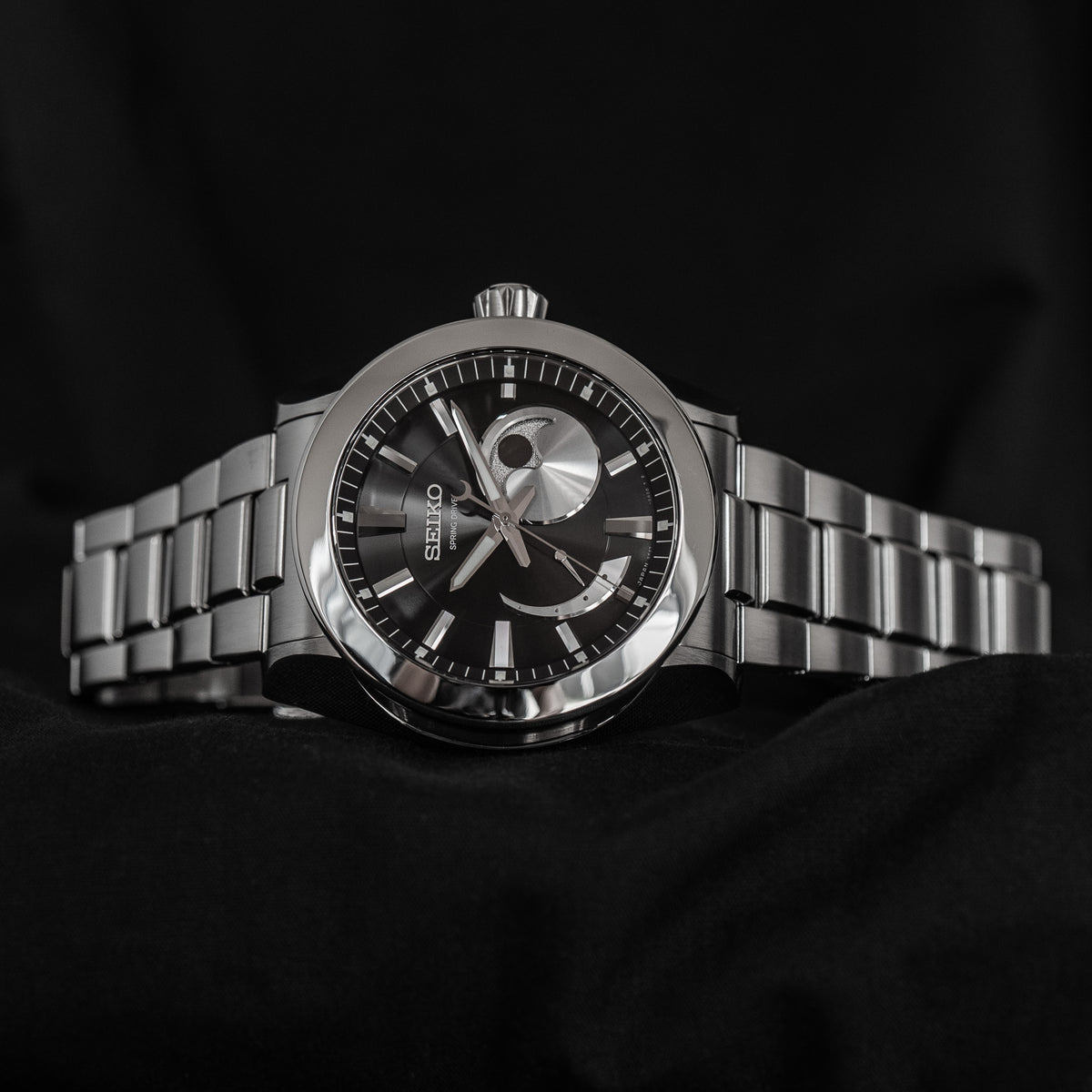 Seiko Spring Drive Moonphase SAEA011 /  5R67-0AC0