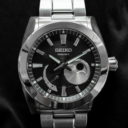 Seiko Spring Drive Moonphase SAEA011 /  5R67-0AC0