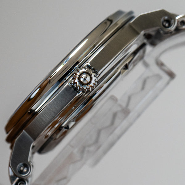 La 20 ème est arrivée, et c'est à vous de jouer ! - Page 2 Seiko_SARY007_Guilloche_Crown