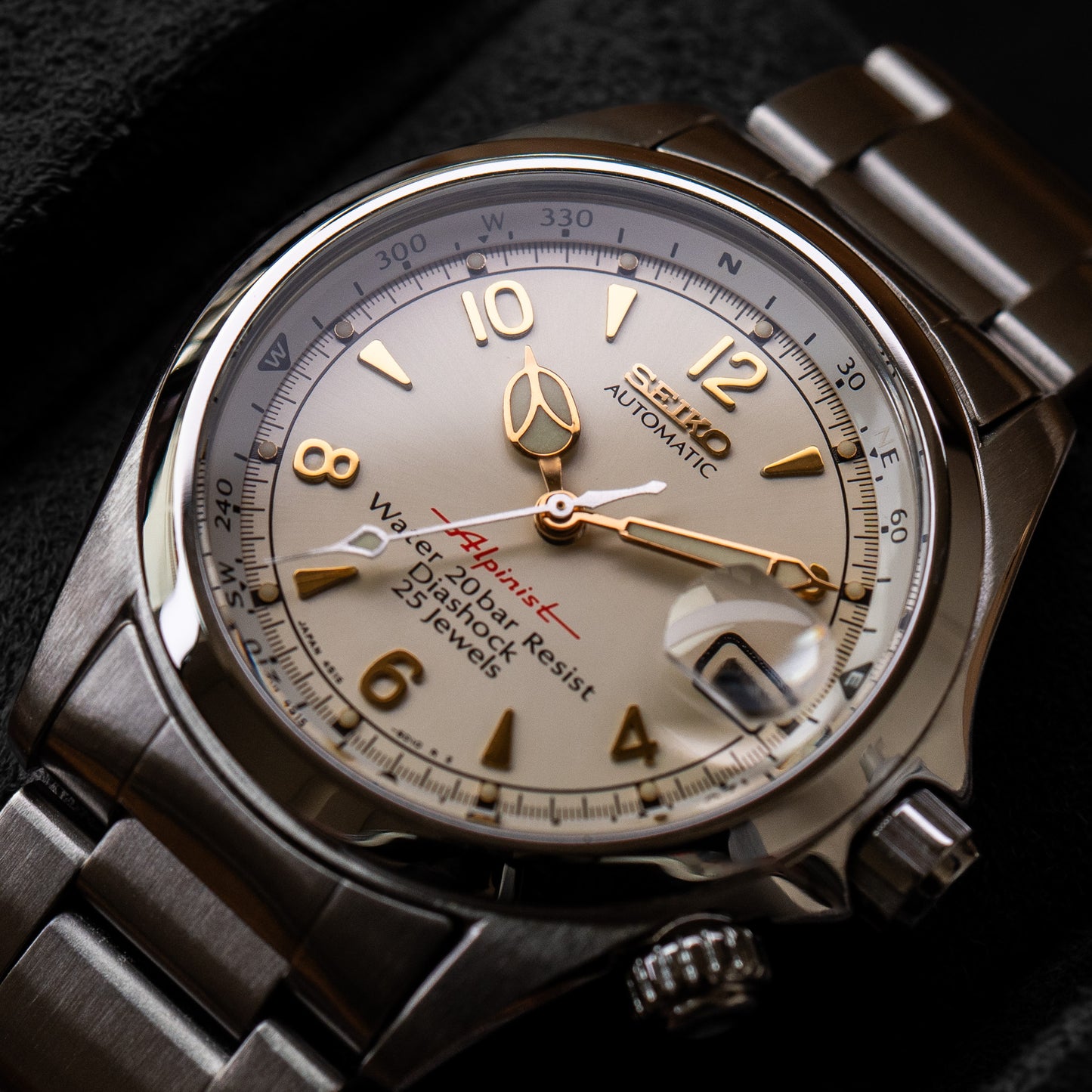 Seiko "Red Alpinist" SCVF007