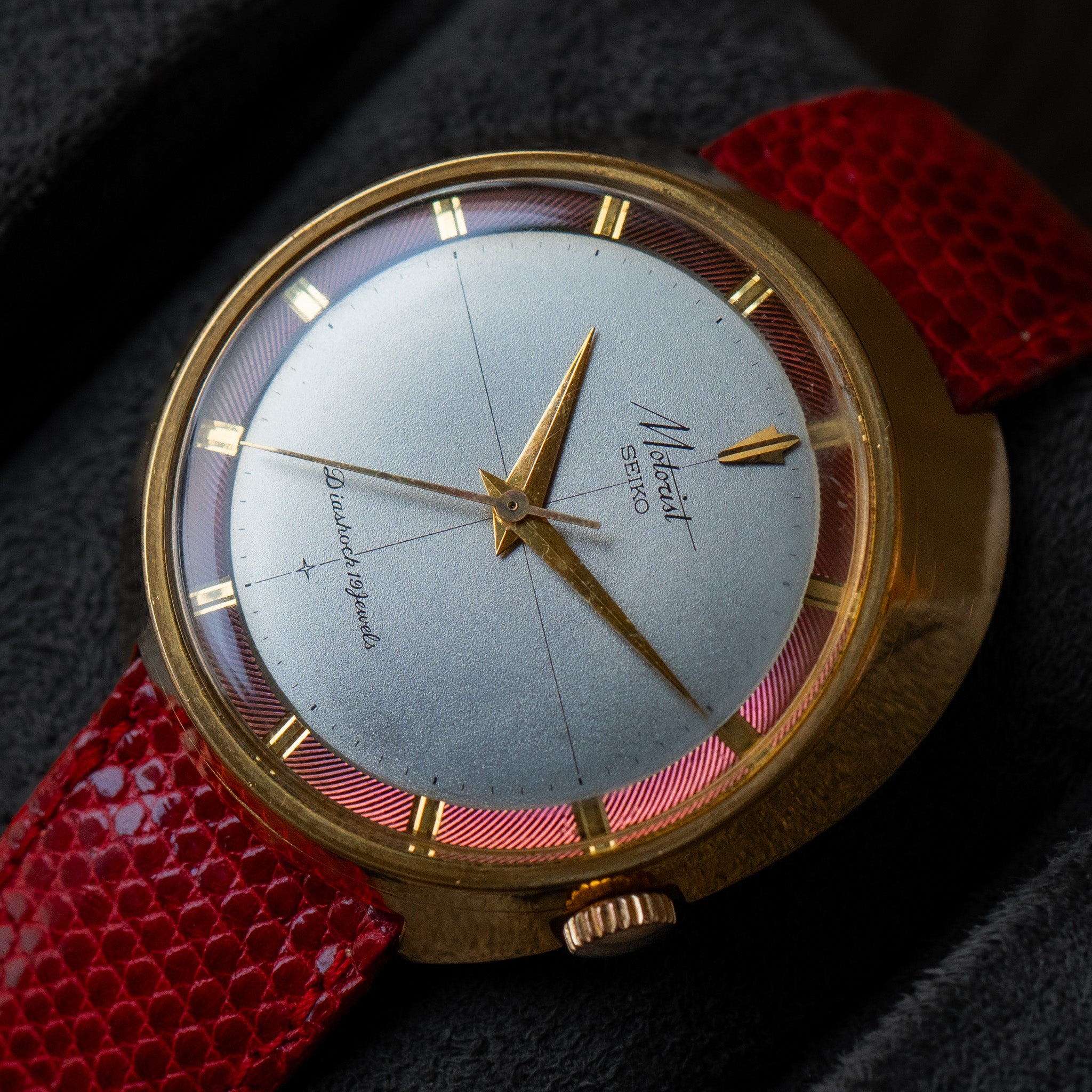 Seiko Red “Motorist” J14108E – Provenance Watches