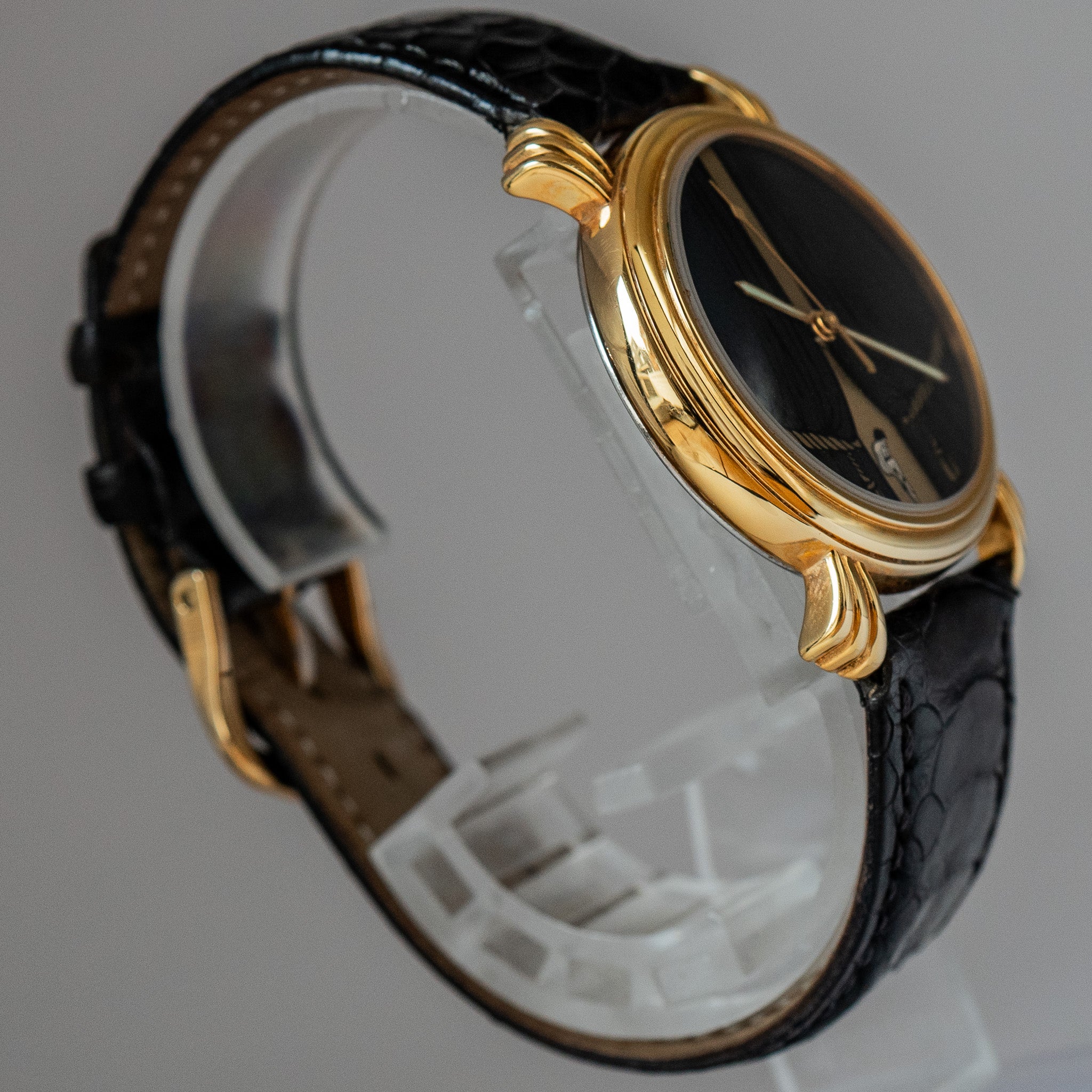 THE MONUMENTAL ERA フランコ・ボルシ著 Vincent Calabrese “Mona Lisa” Jump Hour – Provenance Watches
